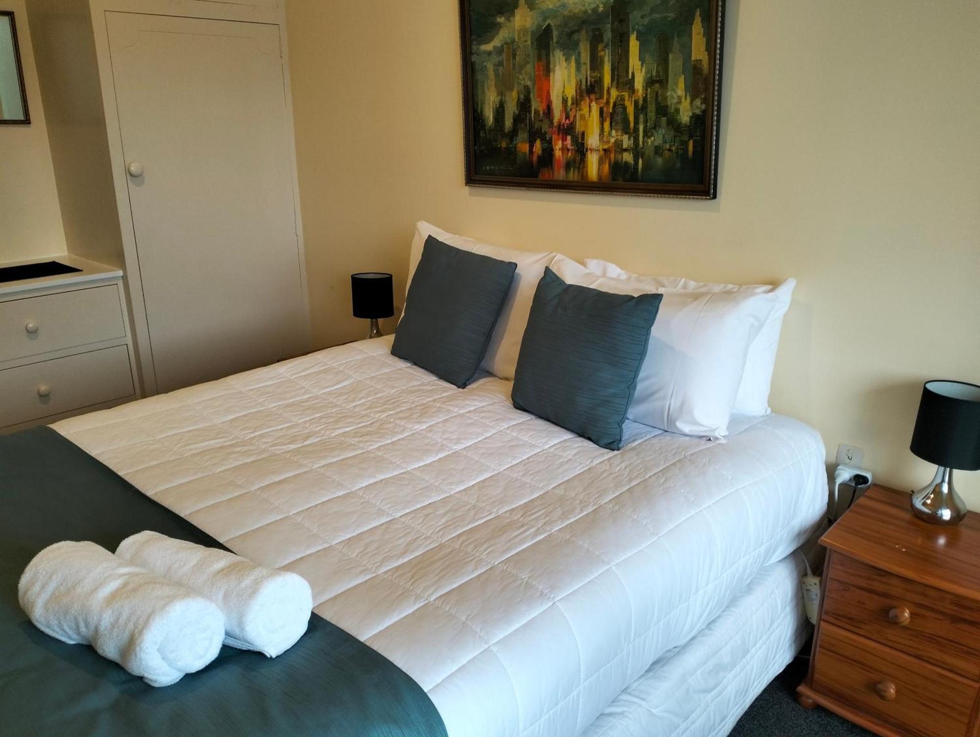 Village 4* Akaroa